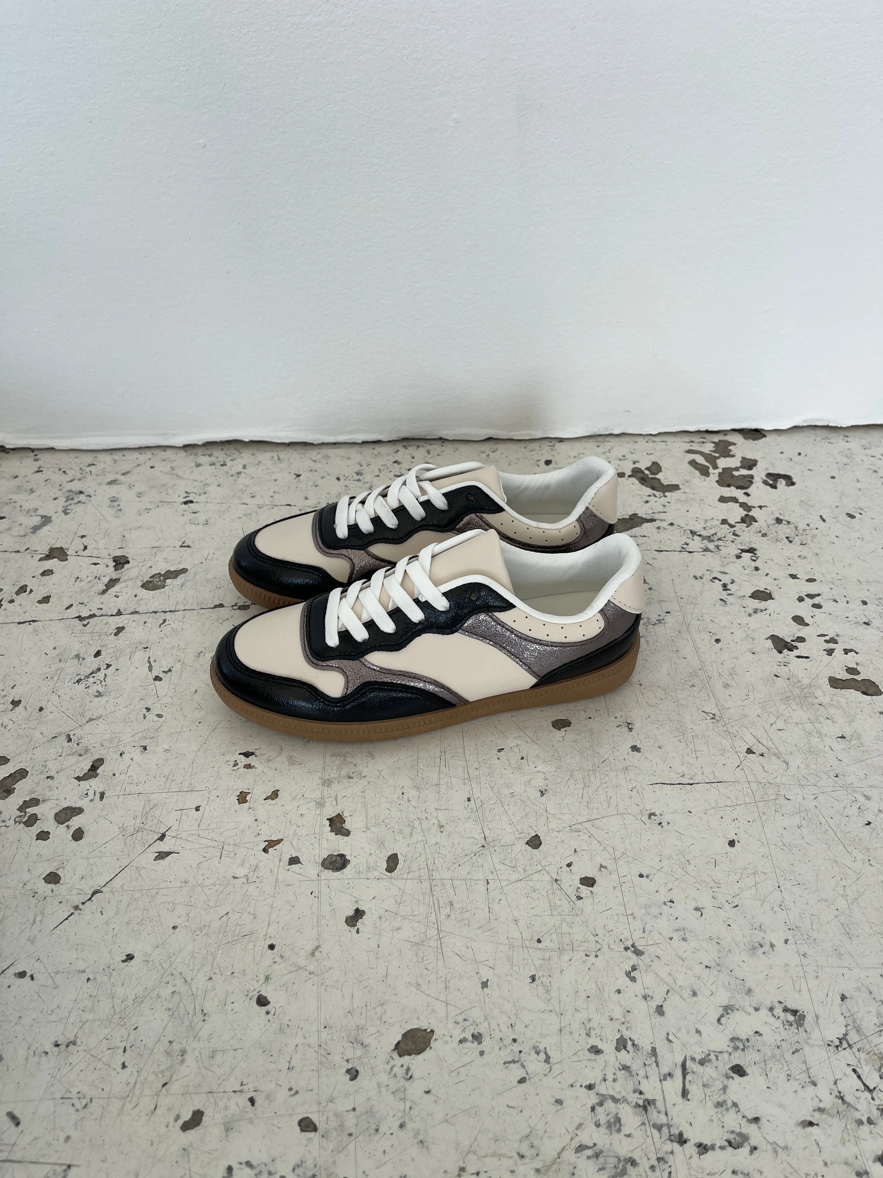 Apia sneakers with pattern - Black/white/grey