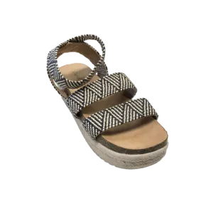 Black & Cream Sandals Flats Qupid, Size 10