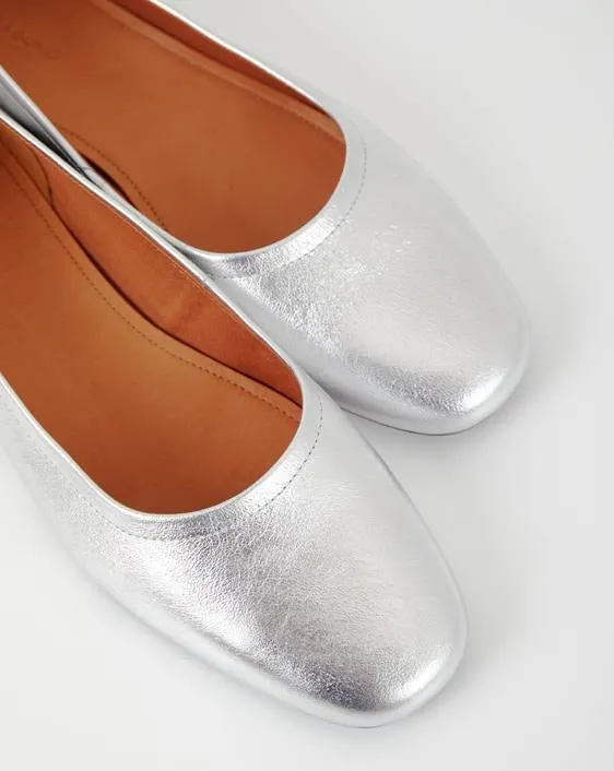 Jolin Flat in Silver