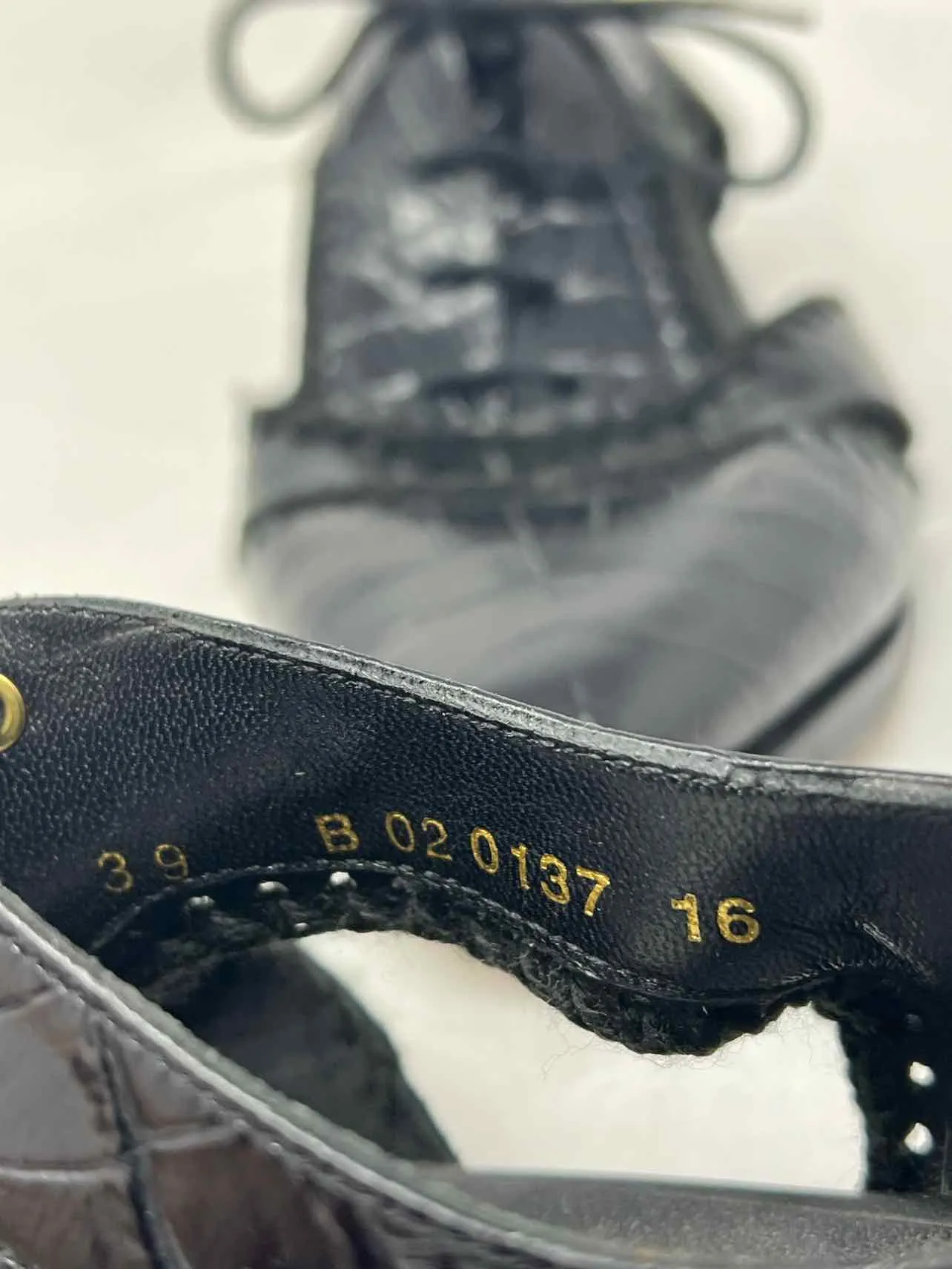 Robert Clergerie Size 8 Black Embossed Leather Shoes Oxfords